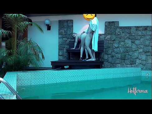 ❤️ Boss ngajak babu ka kolam renang, tapi teu bisa nolak a panas ❤❌ video porno di urang